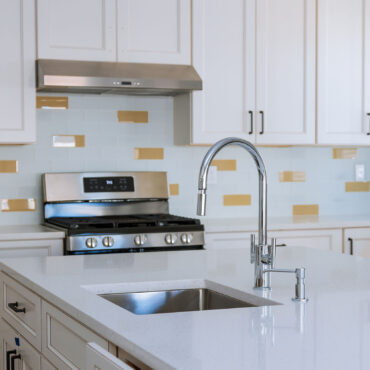 White-kitchen-cabinets