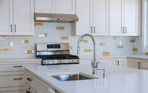 White-kitchen-cabinets